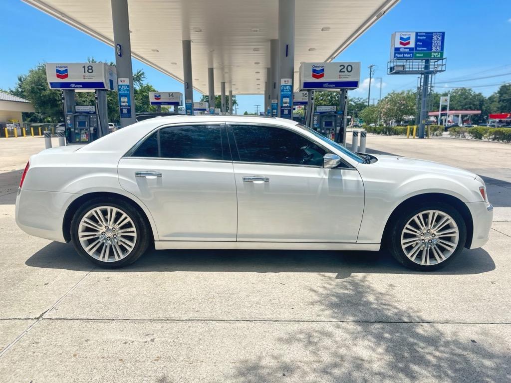 2012 Chrysler 300 Limited photo