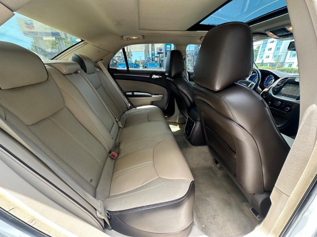 2012 Chrysler 300 Limited photo