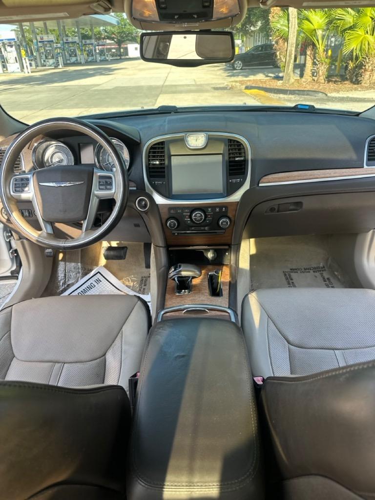 2012 Chrysler 300 Limited photo