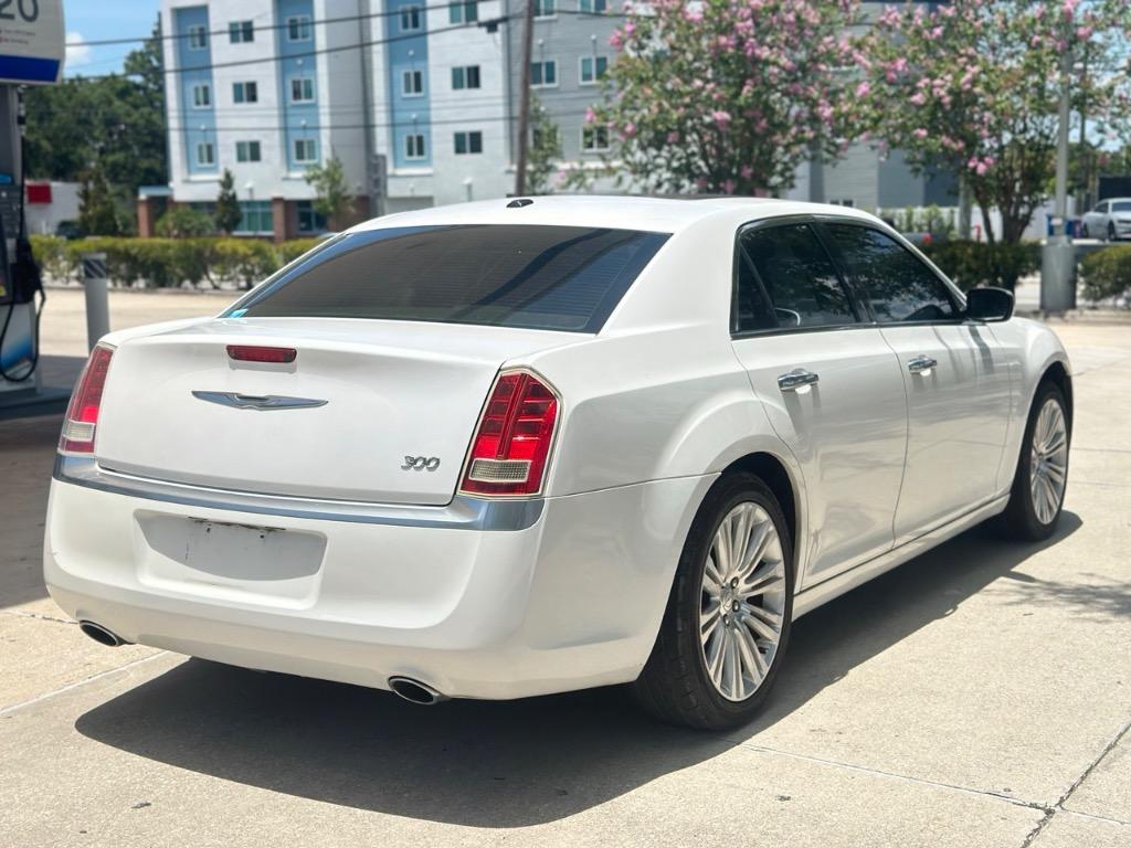 2012 Chrysler 300 Limited photo