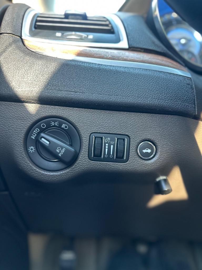 2012 Chrysler 300 Limited photo