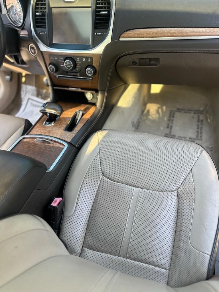 2012 Chrysler 300 Limited photo