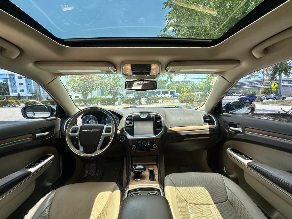 2012 Chrysler 300 Limited photo