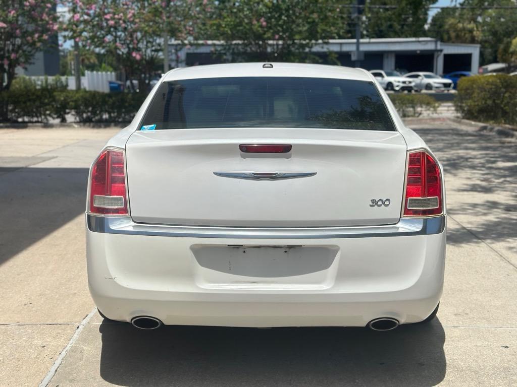 2012 Chrysler 300 Limited photo