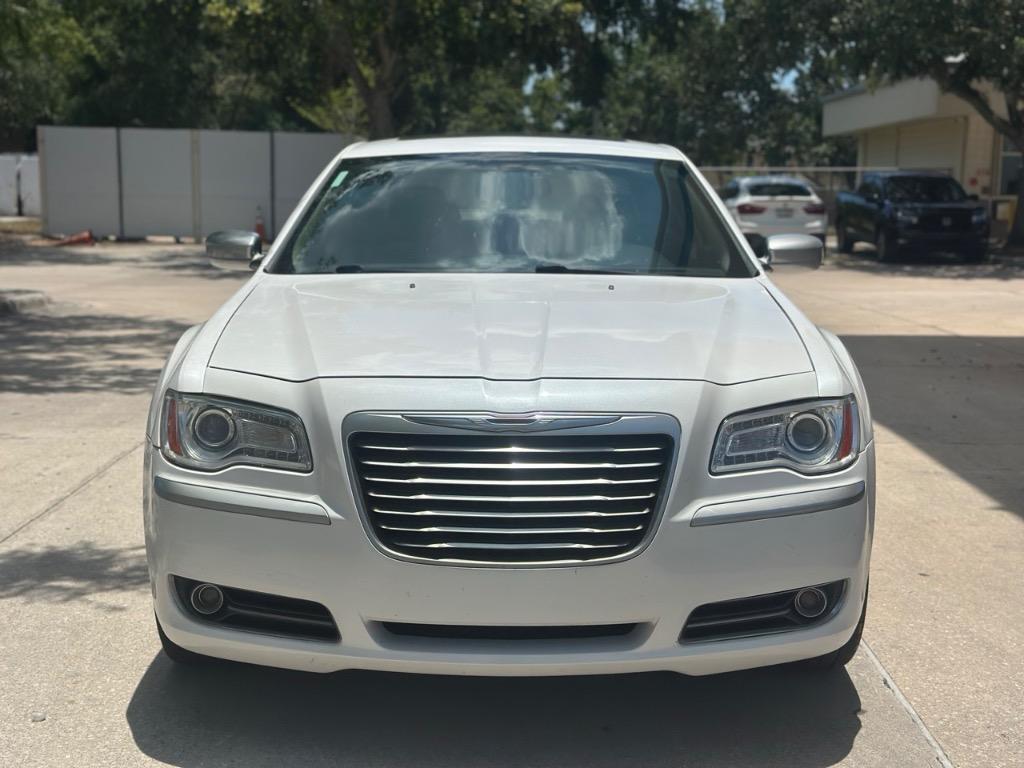 2012 Chrysler 300 Limited photo