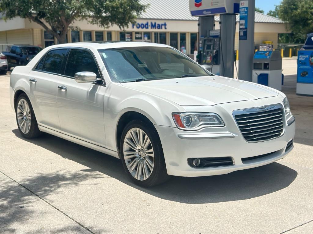 2012 Chrysler 300 Limited photo