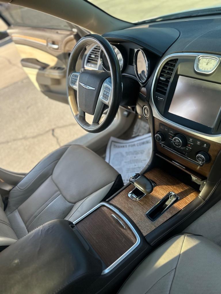 2012 Chrysler 300 Limited photo