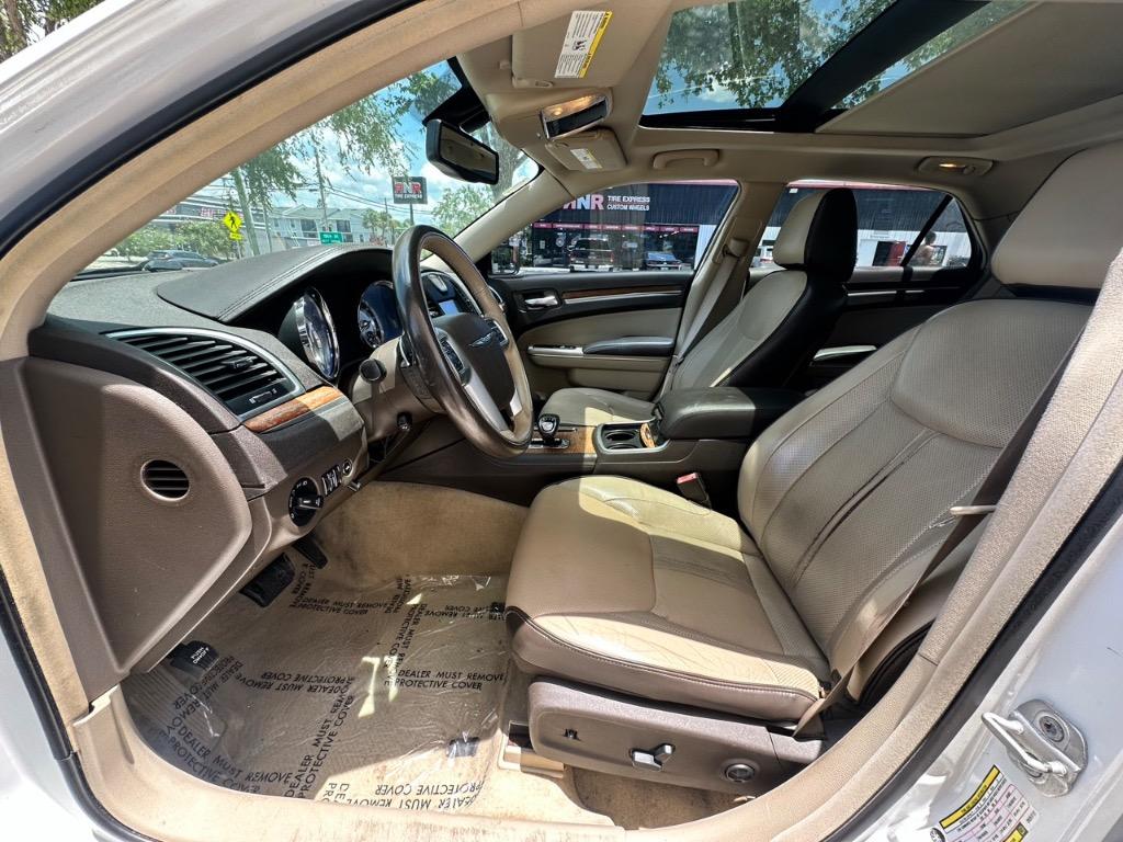2012 Chrysler 300 Limited photo