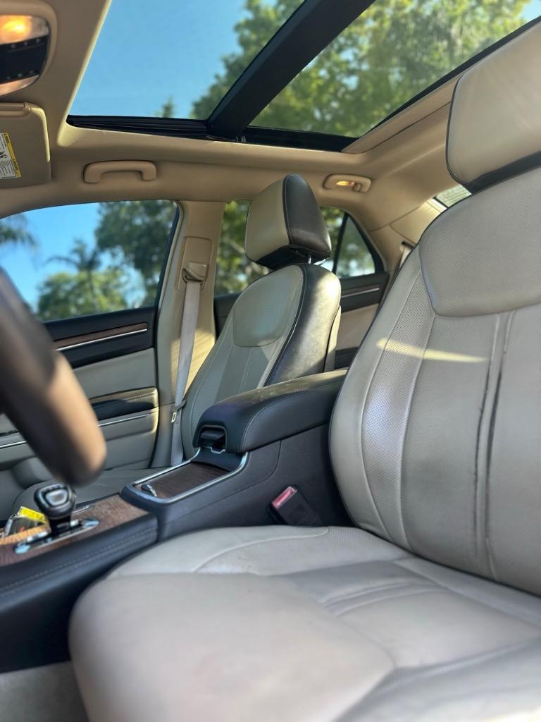 2012 Chrysler 300 Limited photo