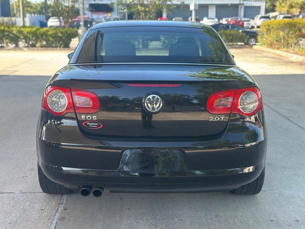 2011 Volkswagen Eos Komfort SULEV photo