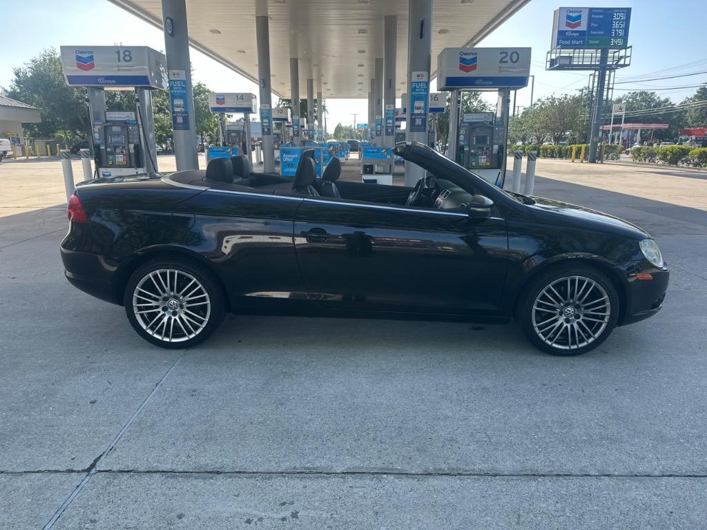 2011 Volkswagen Eos Komfort SULEV photo