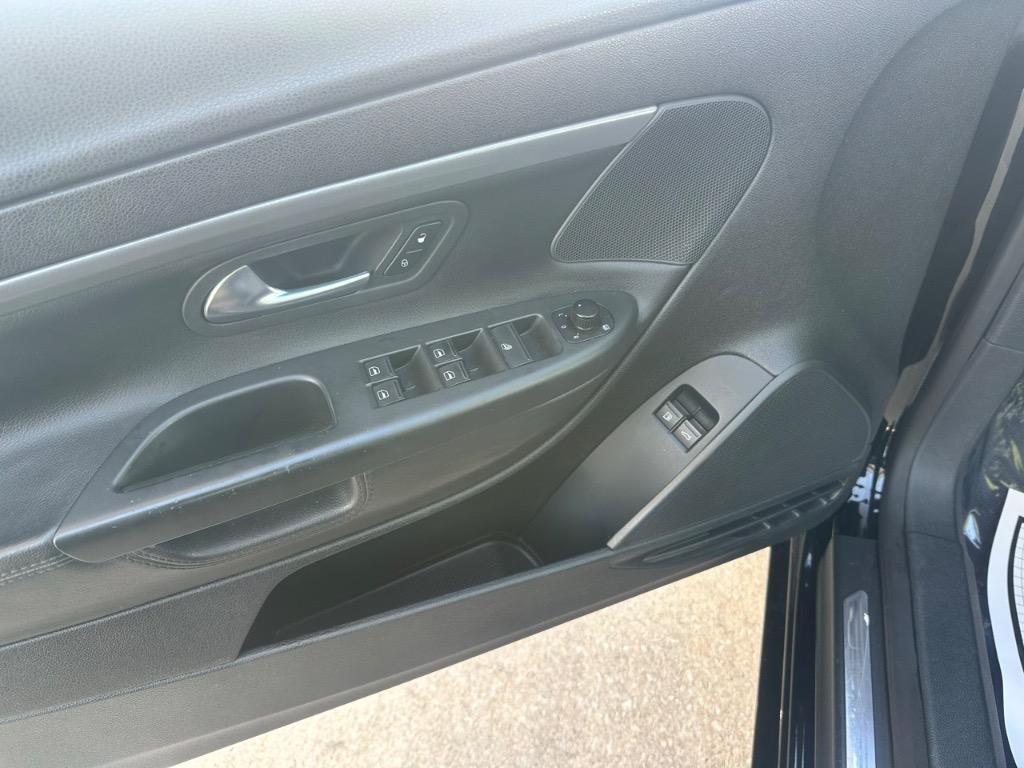 2011 Volkswagen Eos Komfort SULEV photo