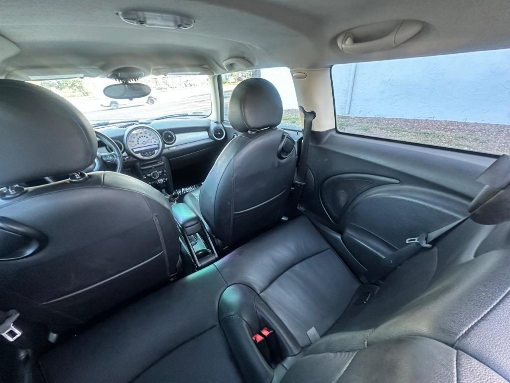 2013 MINI Cooper photo