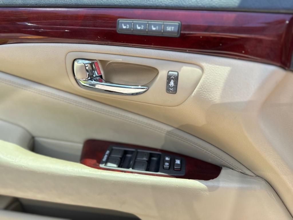 2008 Lexus LS - $8,990