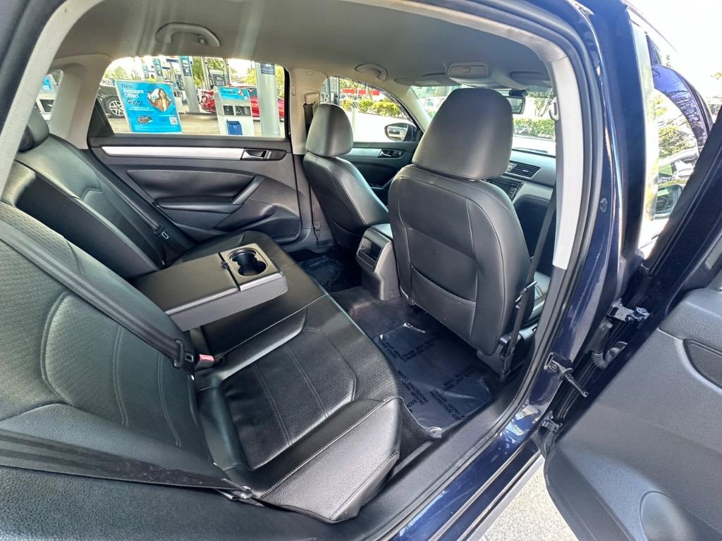 2012 Volkswagen Passat SE photo
