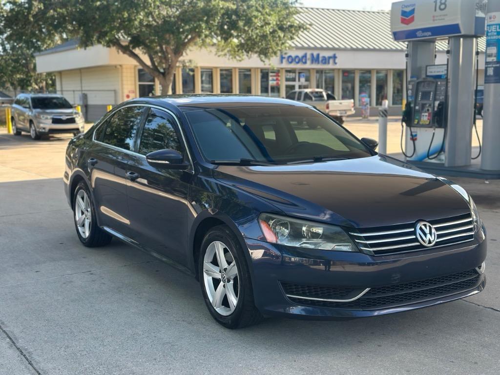 2012 Volkswagen Passat SE photo