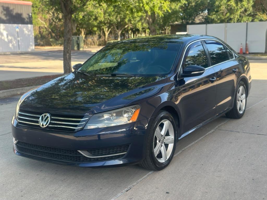 2012 Volkswagen Passat SE photo