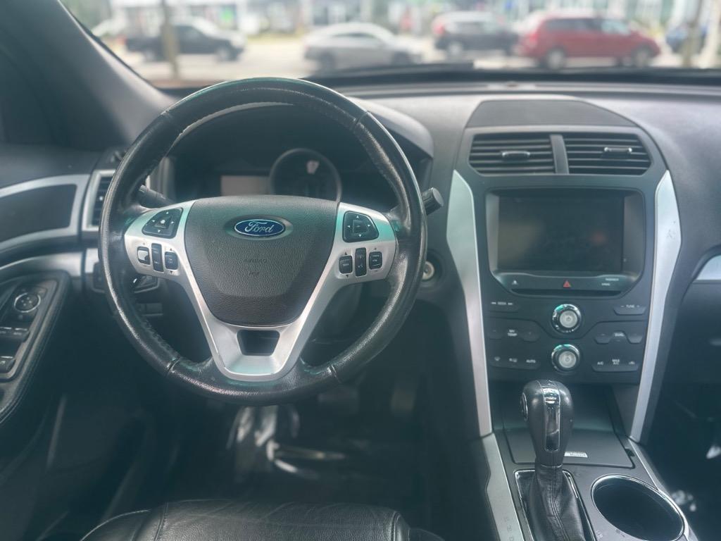 2013 Ford Explorer XLT photo