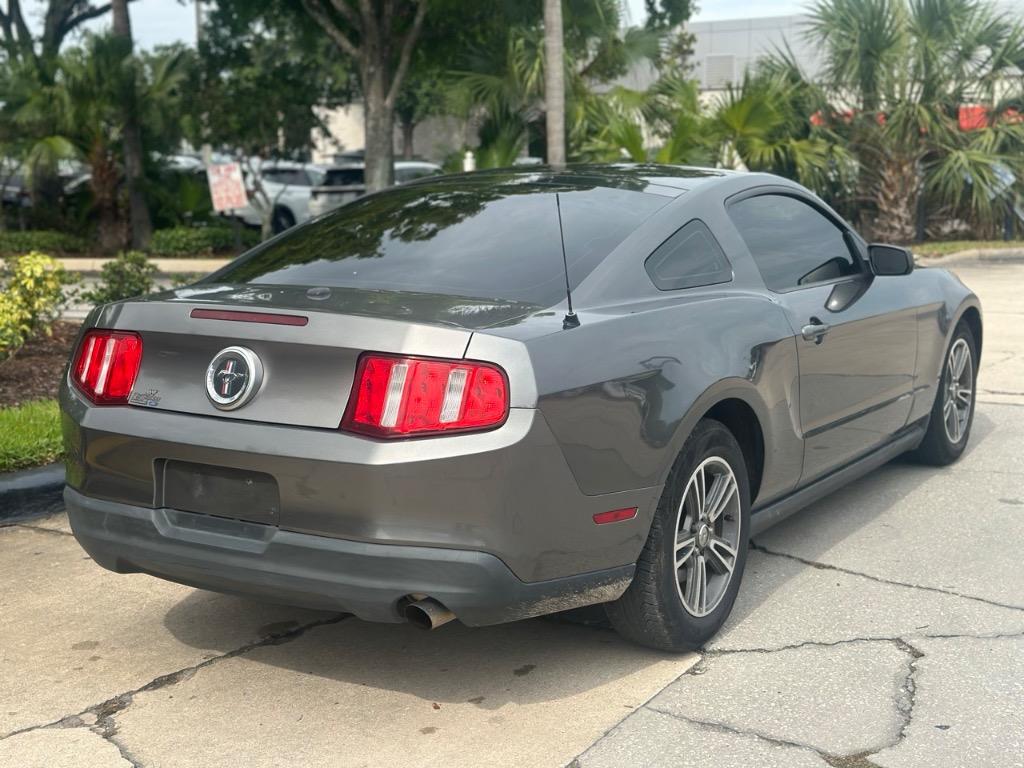 2010 Ford Mustang V6 Premium photo