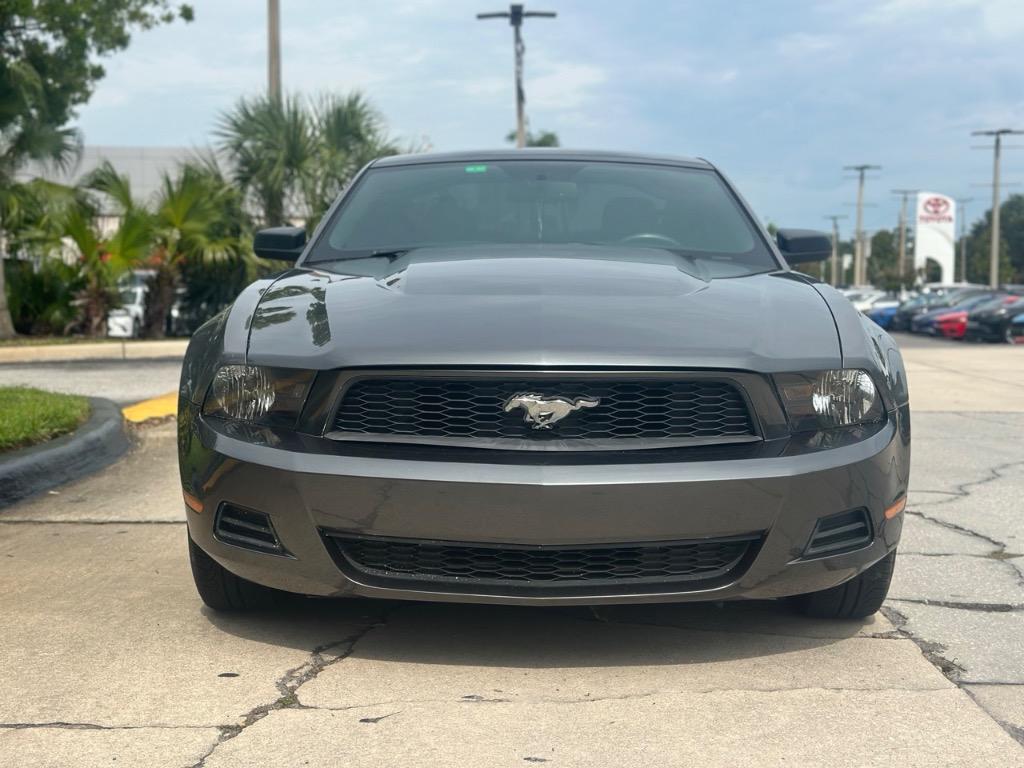2010 Ford Mustang V6 Premium photo
