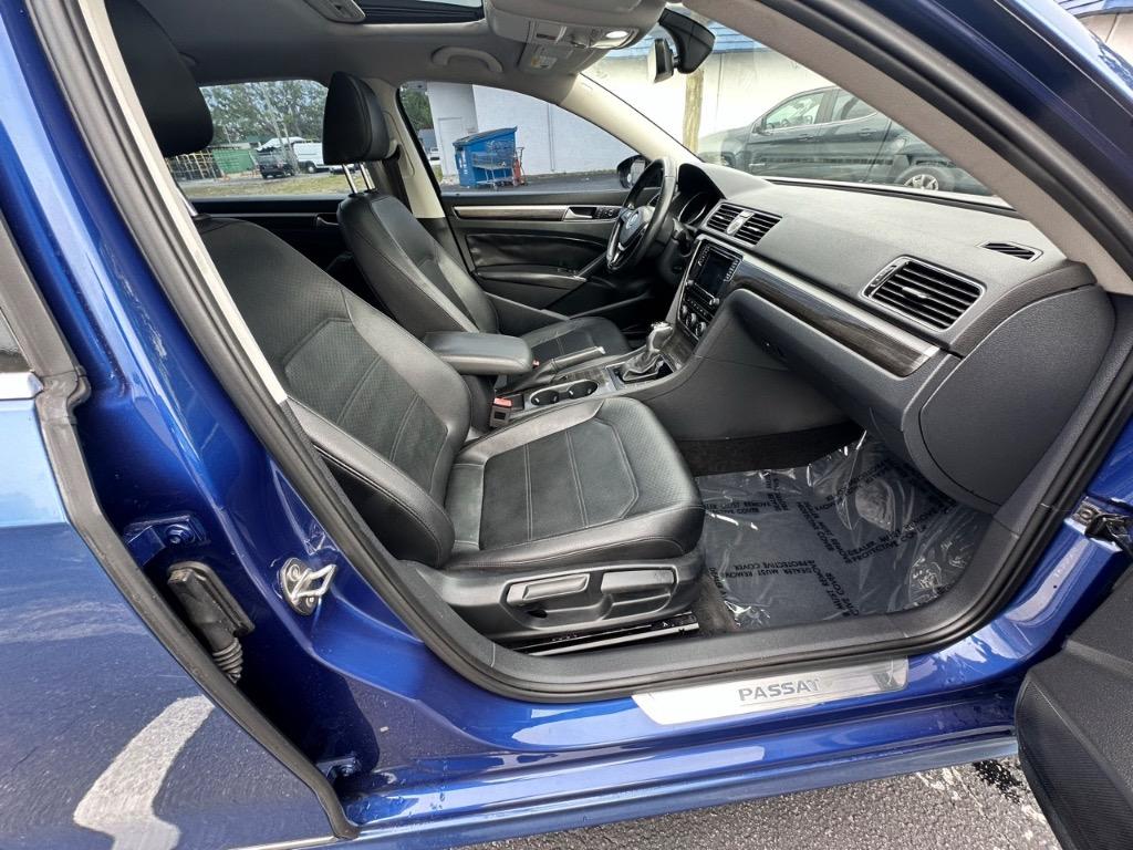 2016 Volkswagen Passat SE photo