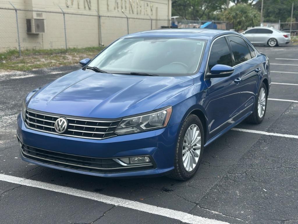 2016 Volkswagen Passat SE photo