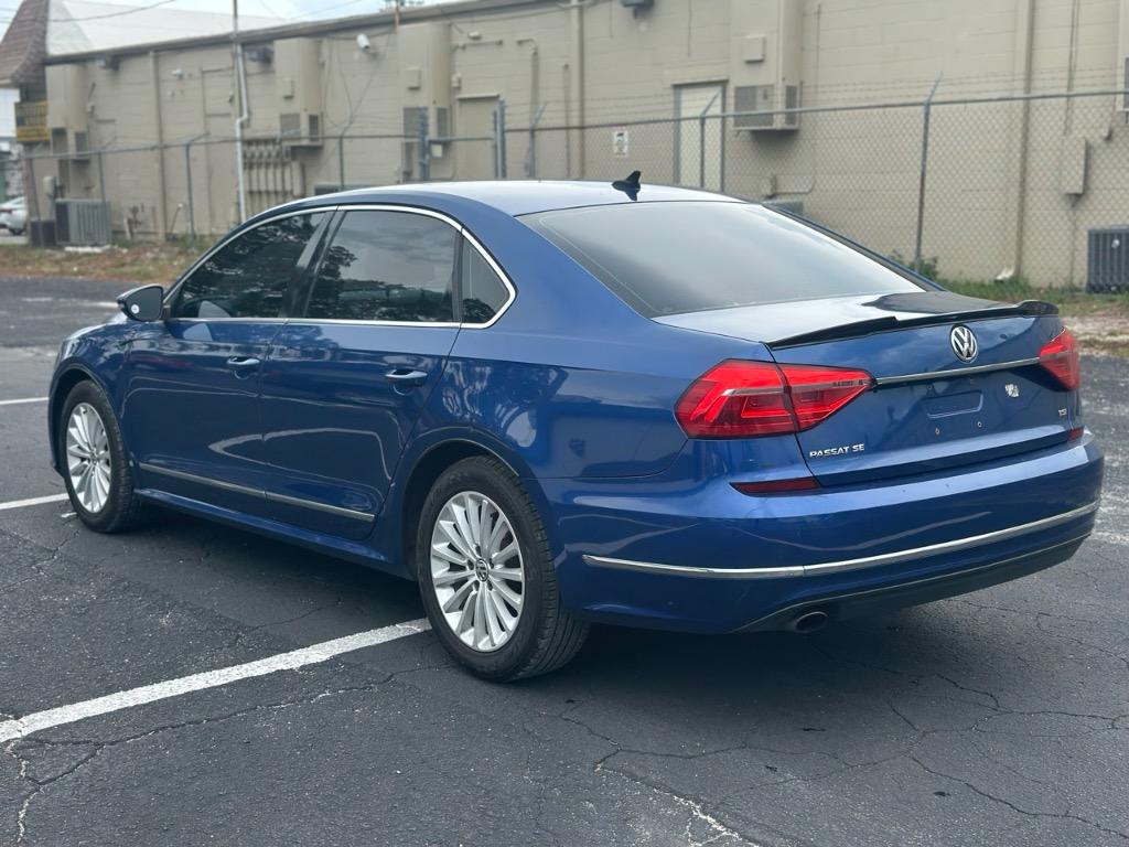 2016 Volkswagen Passat SE photo