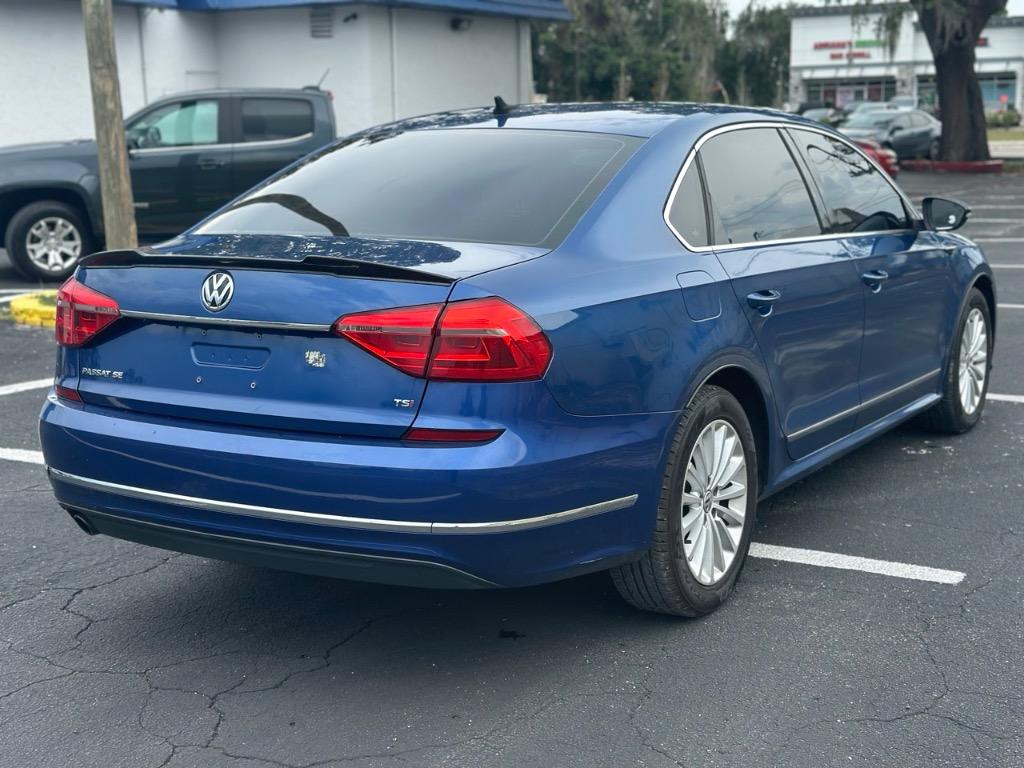 2016 Volkswagen Passat SE photo