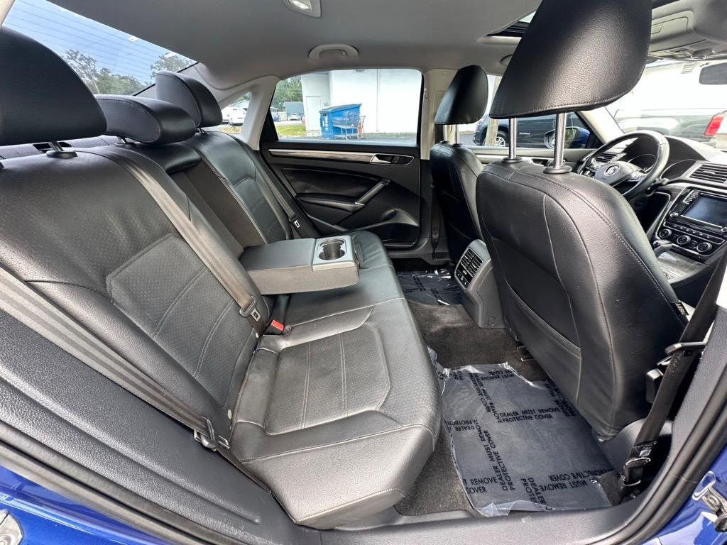 2016 Volkswagen Passat SE photo