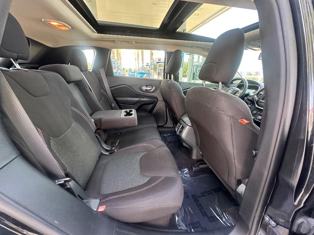2016 Jeep Cherokee Latitude photo