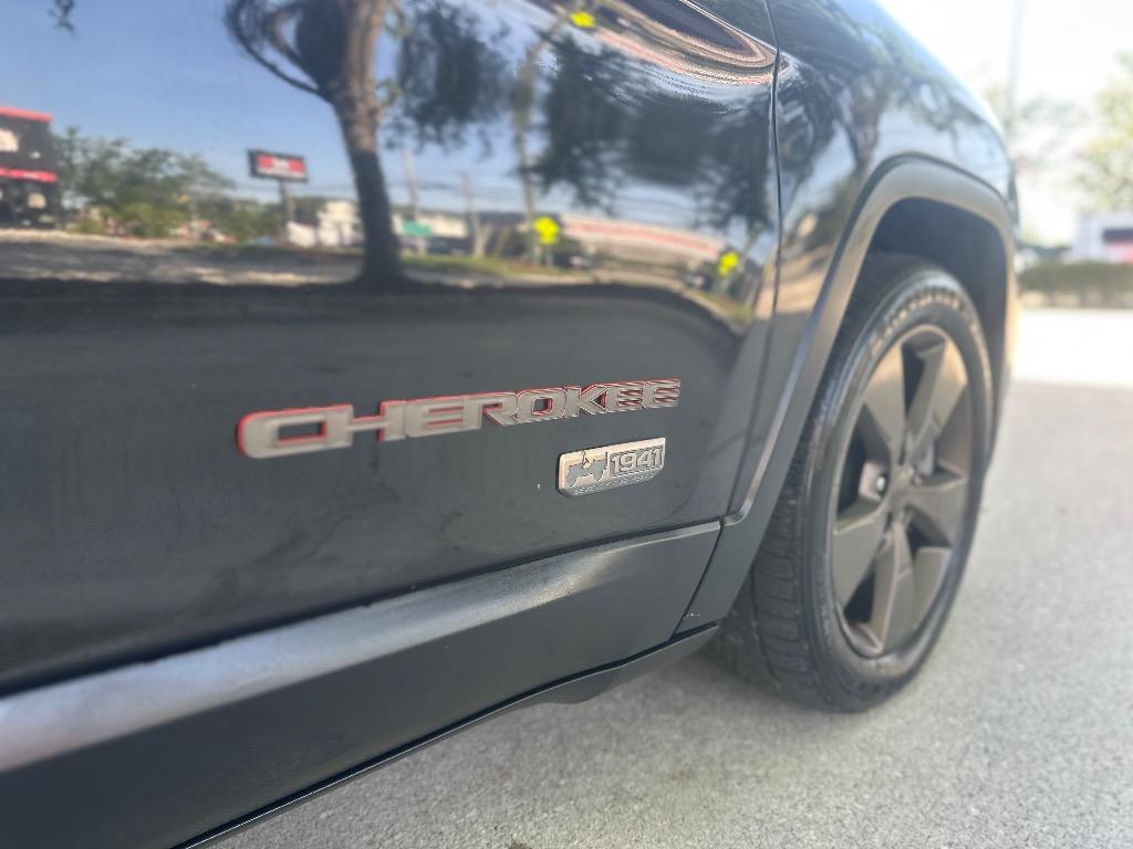 2016 Jeep Cherokee Latitude photo
