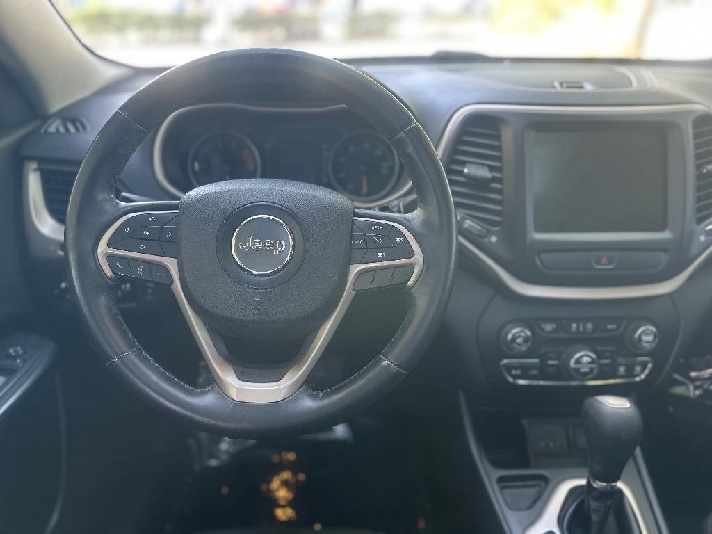 2016 Jeep Cherokee Latitude photo