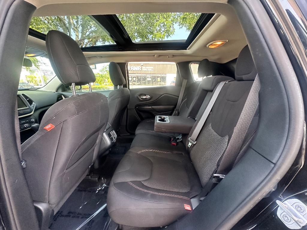 2016 Jeep Cherokee Latitude photo