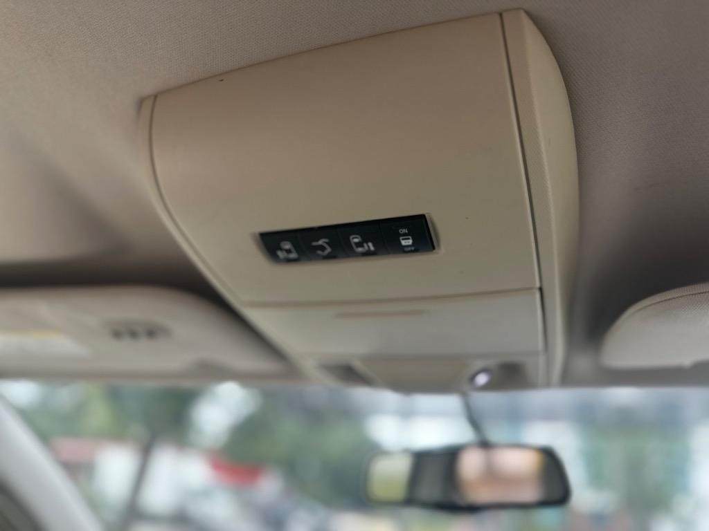 2012 Chrysler Town & Country Touring photo