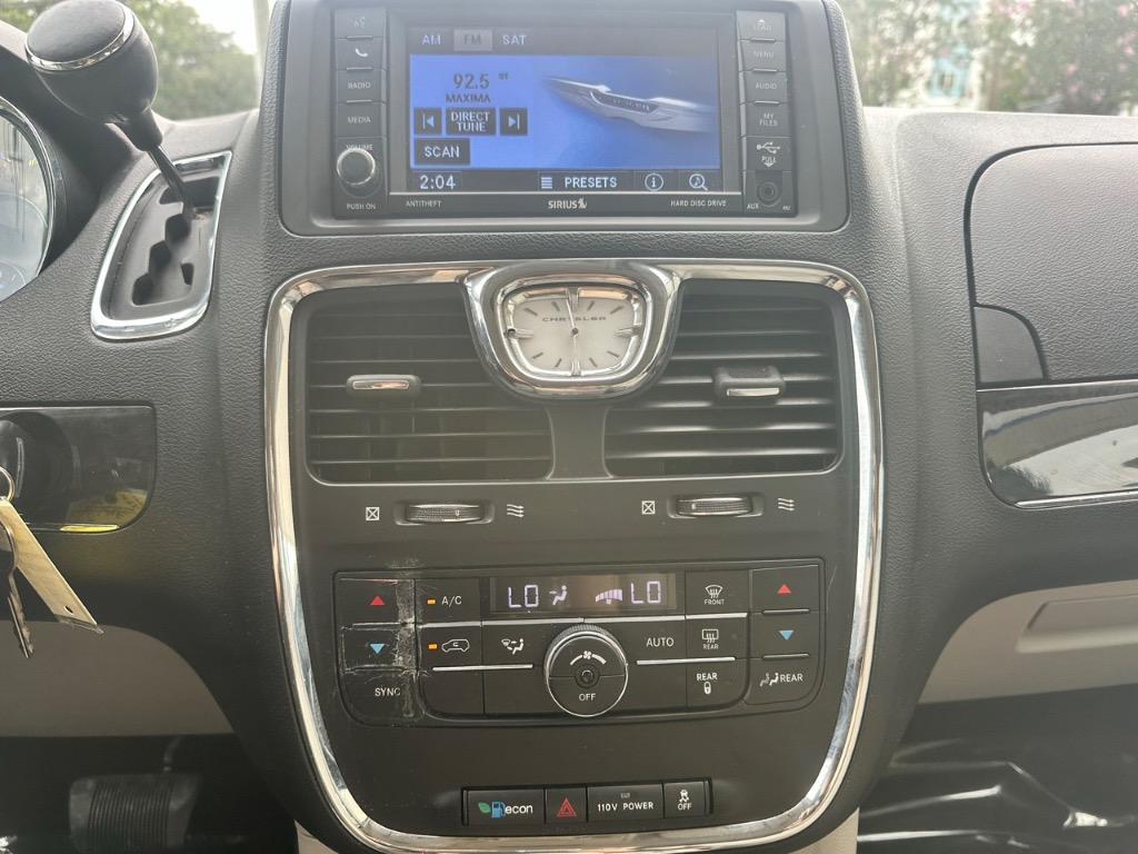 2012 Chrysler Town & Country Touring photo