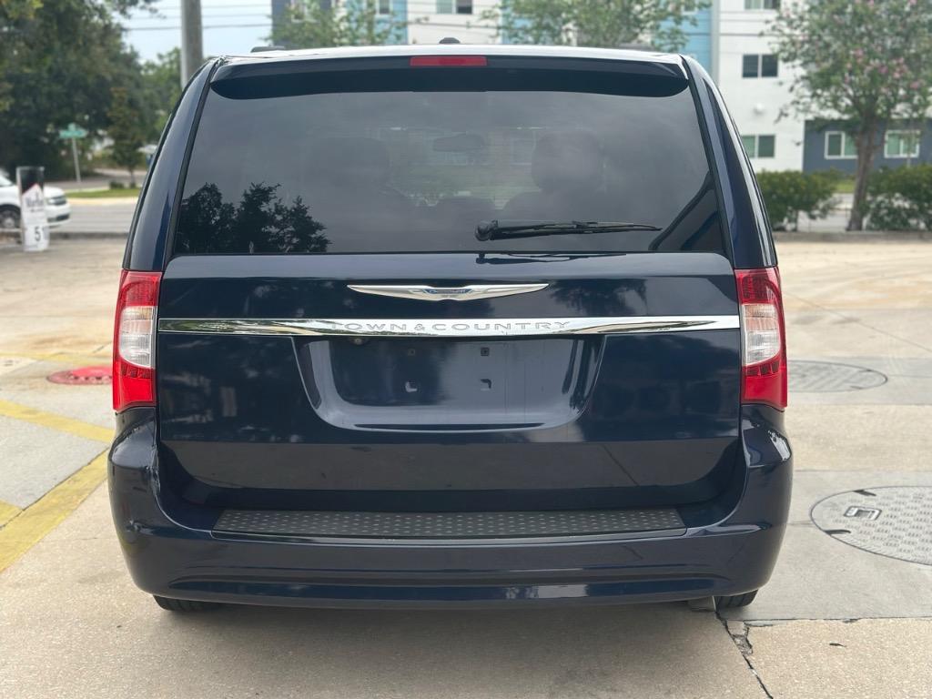 2012 Chrysler Town & Country Touring photo