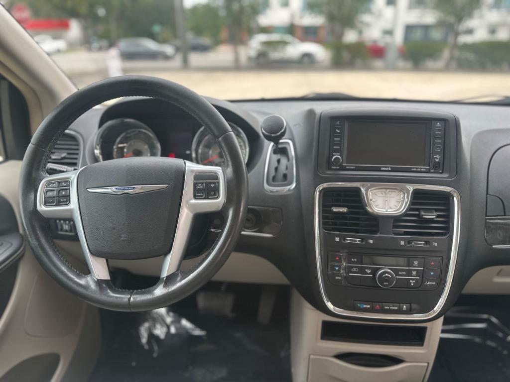 2012 Chrysler Town & Country Touring photo