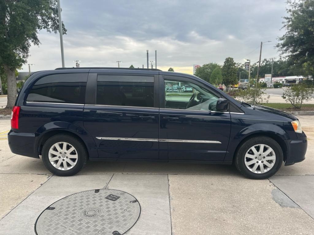 2012 Chrysler Town & Country Touring photo