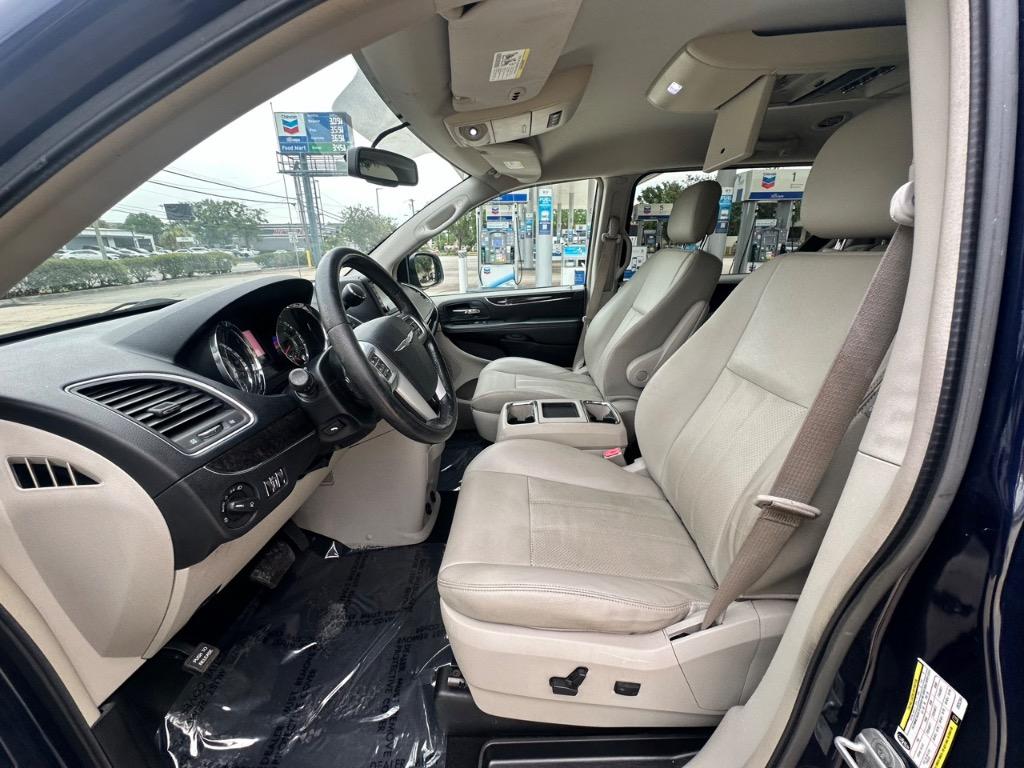 2012 Chrysler Town & Country Touring photo