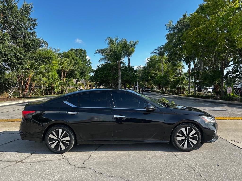 2020 Nissan Altima SL photo