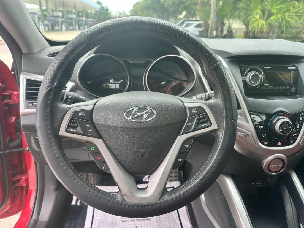 2012 Hyundai Veloster photo
