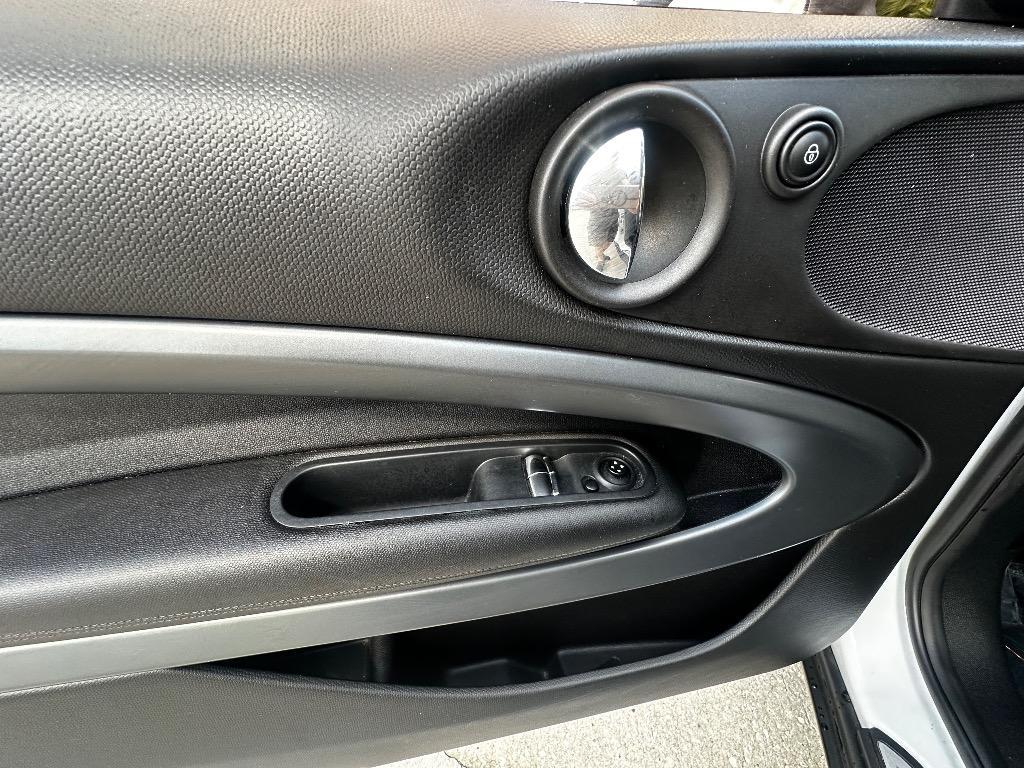 2012 Mini Cooper Convertible S photo 24