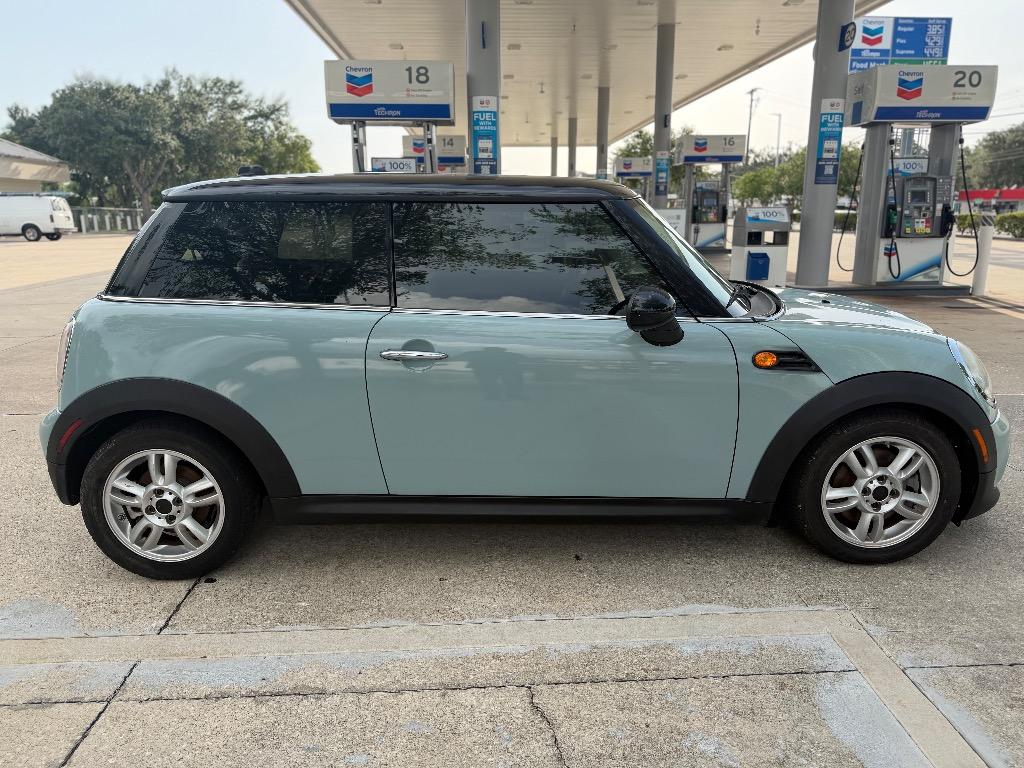 2013 MINI Hardtop - $5,560