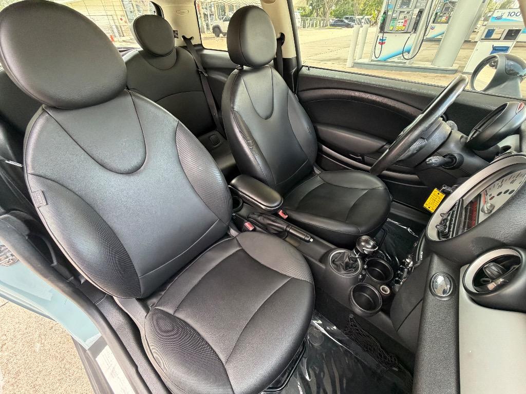 2013 MINI Hardtop - $5,560