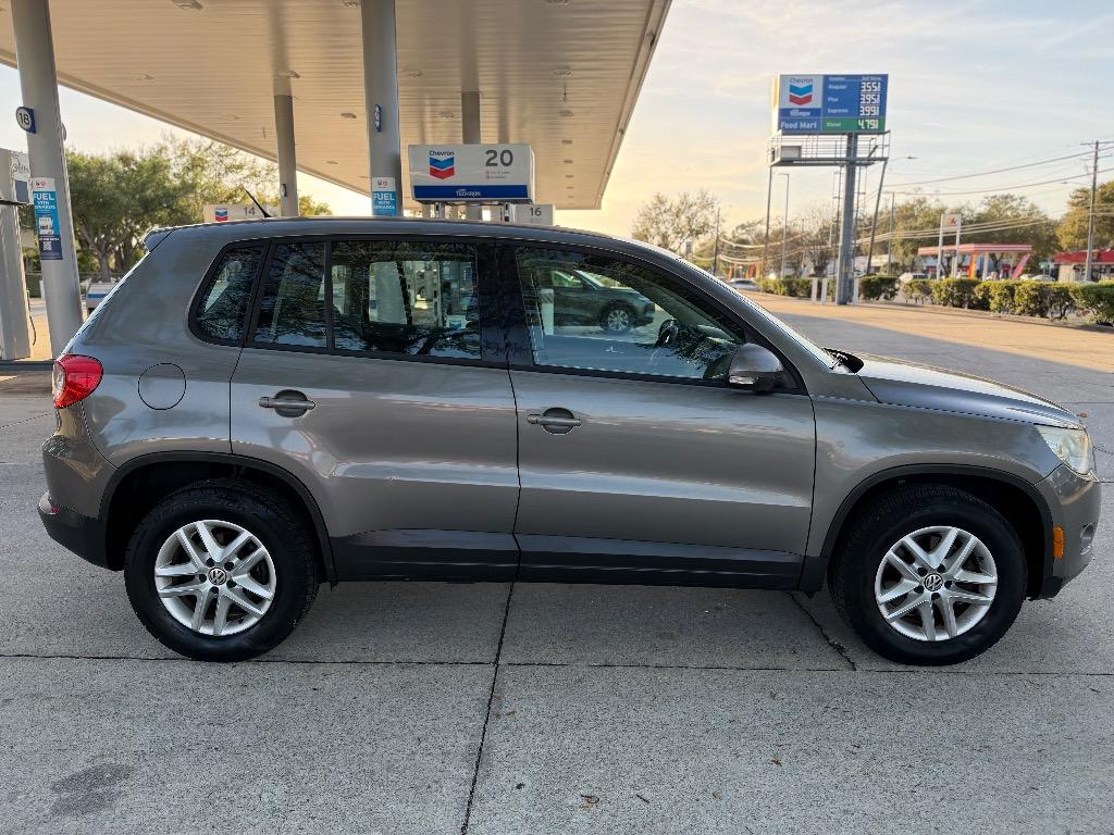 2011 Volkswagen Tiguan - $6,990