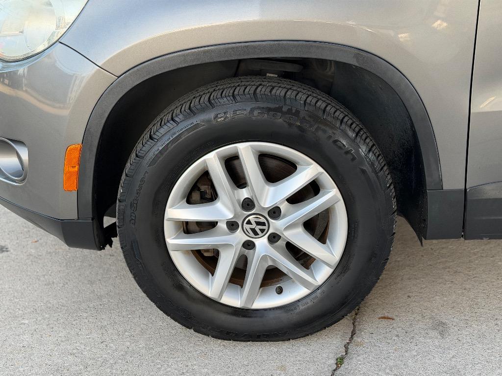 2011 Volkswagen Tiguan - $6,990