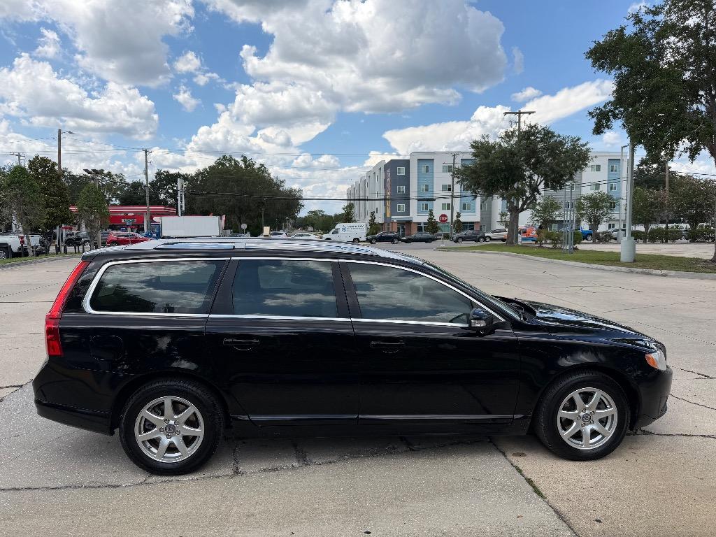 2008 Volvo V70 - $4,990