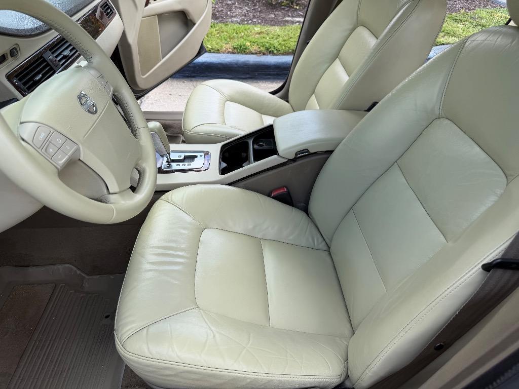 2008 Volvo V70 - $4,990