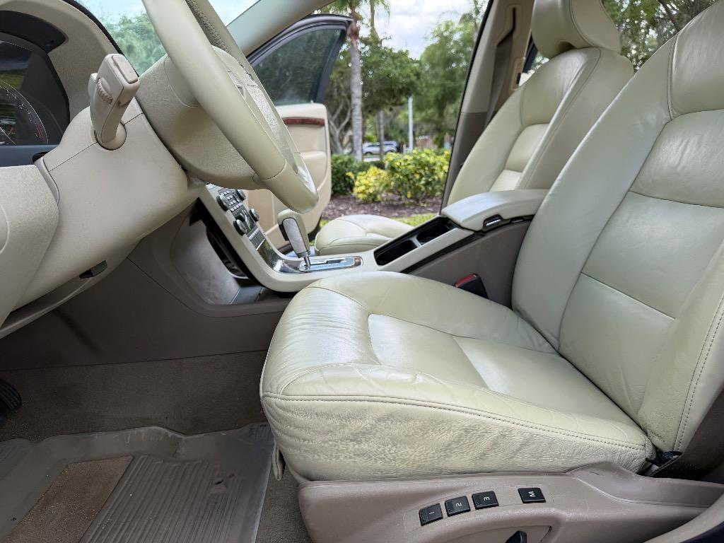 2008 Volvo V70 - $4,990