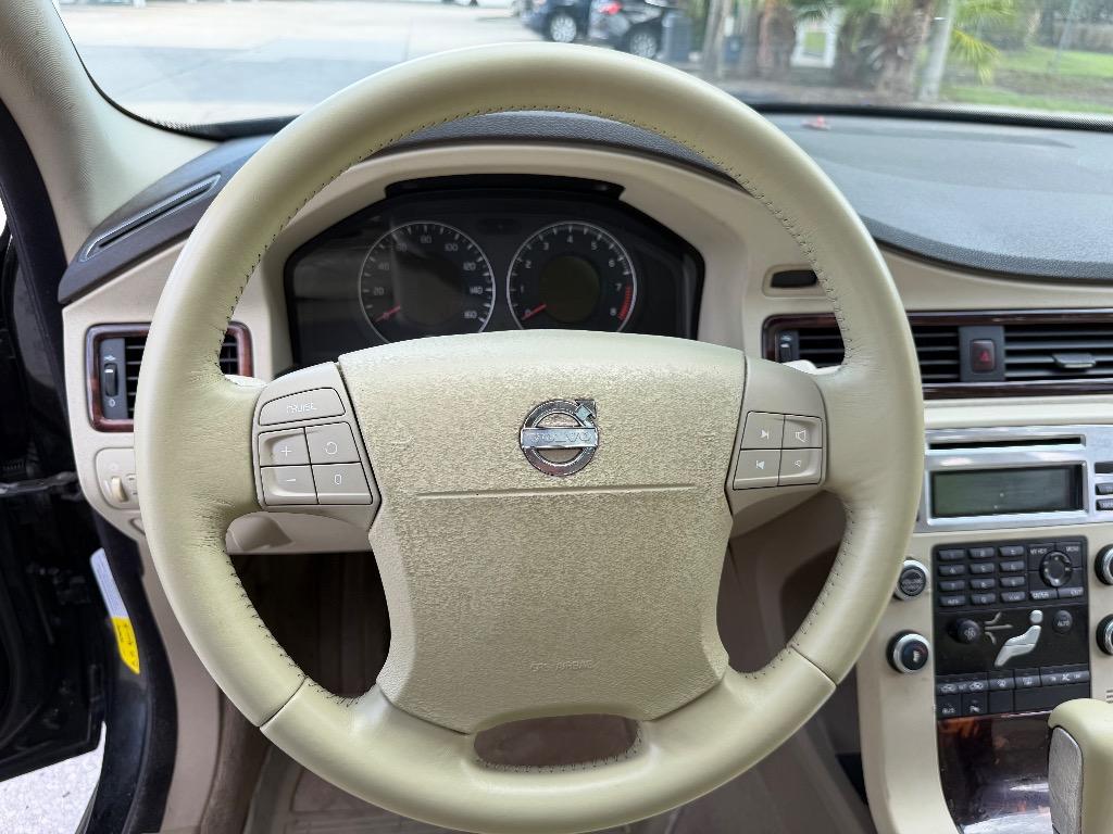 2008 Volvo V70 - $4,990